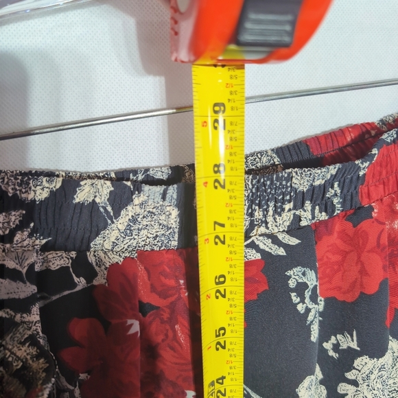 Vintage Koret 22W Floral Red and Black Women's Skirt 28in Length - Picture 4 of 5